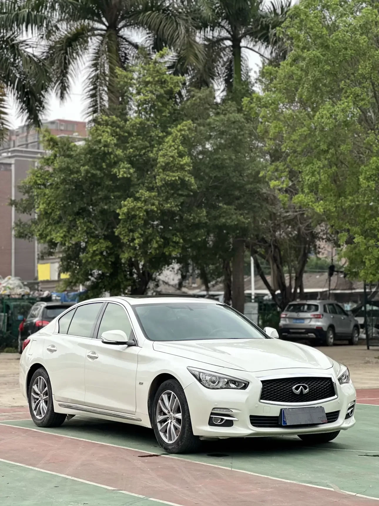 Infiniti Q50L
