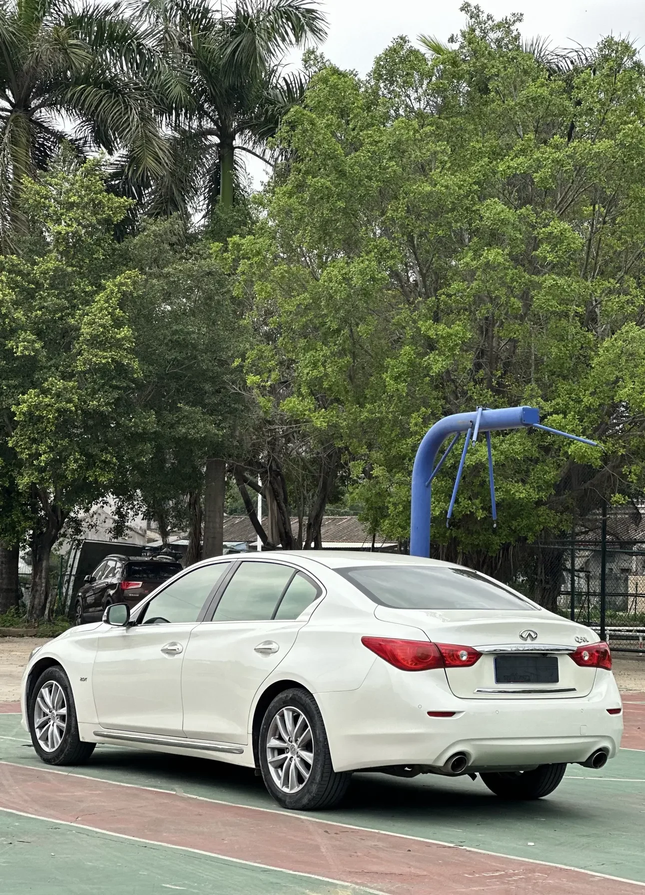 Infiniti Q50L