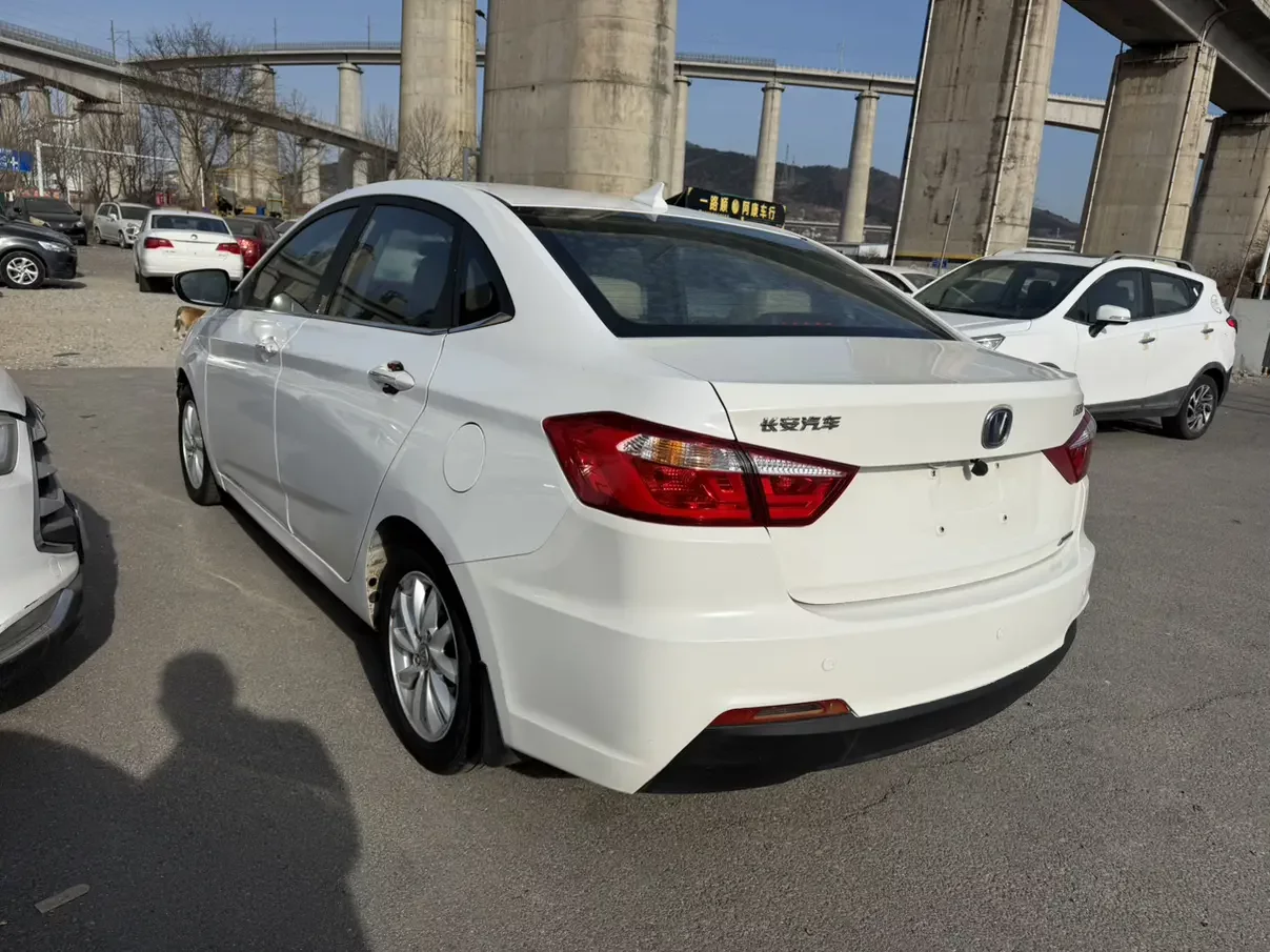 Changan Yuexiang V7