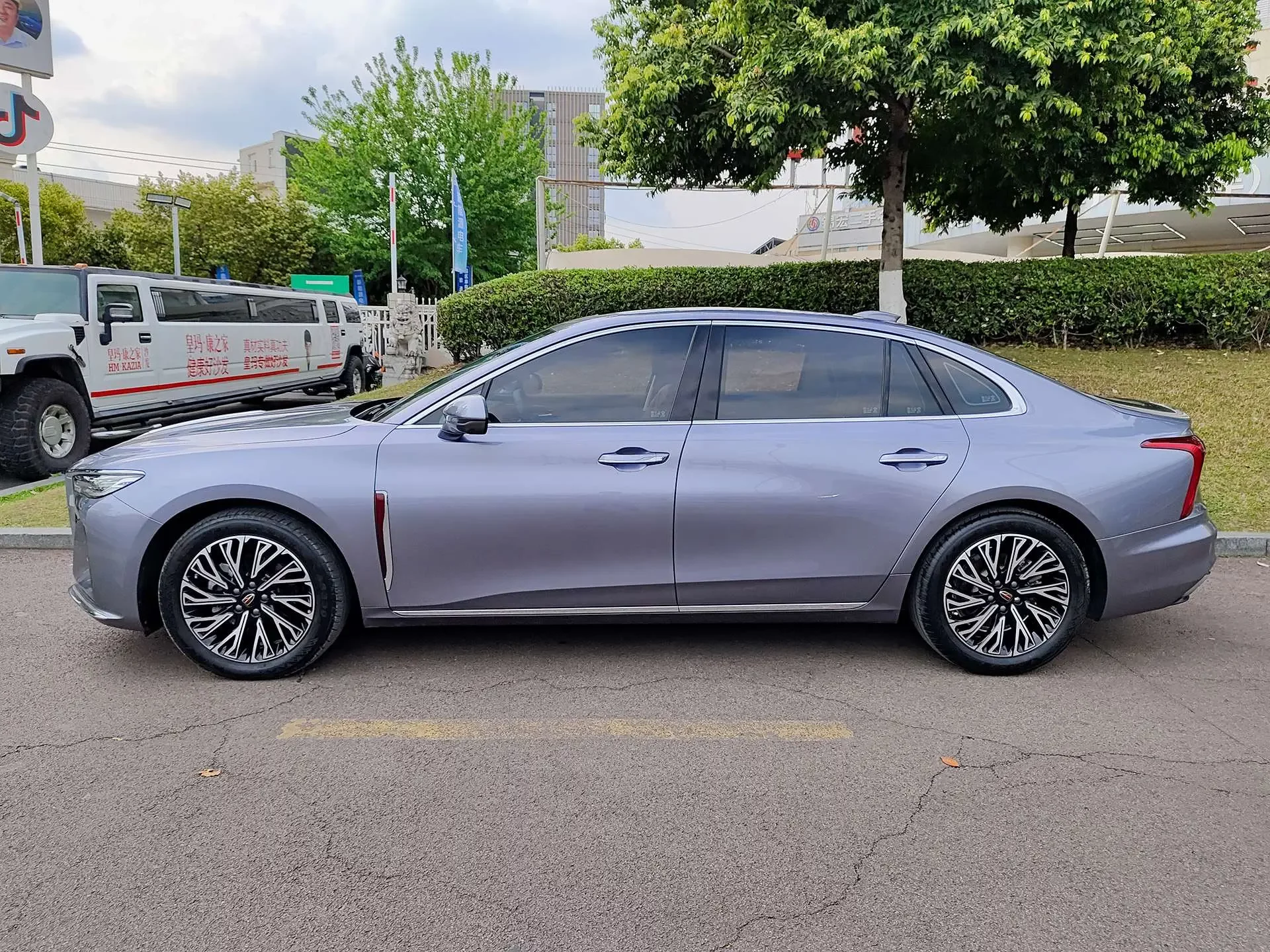 Hongqi H5