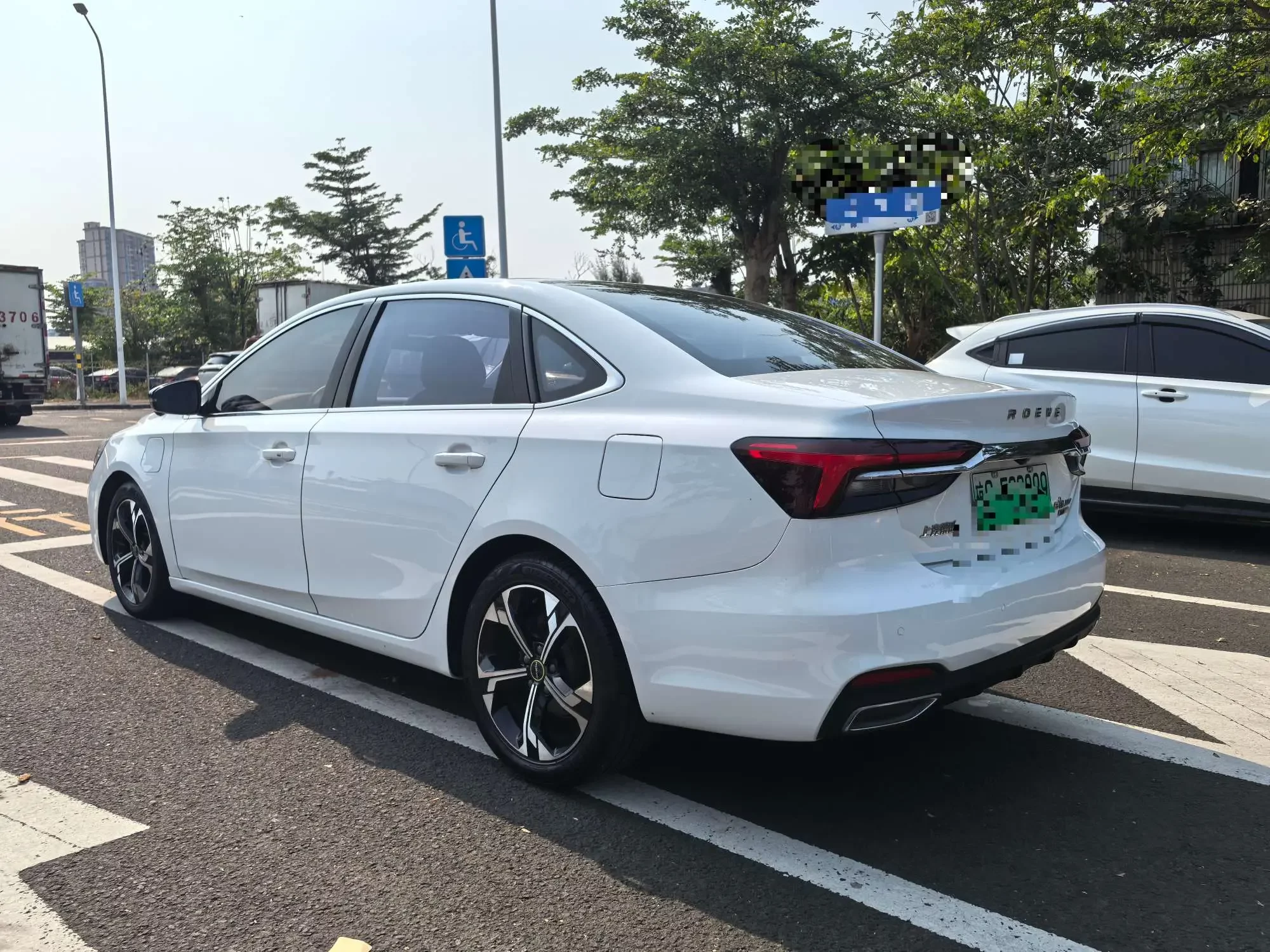 Roewe ei6 MAX