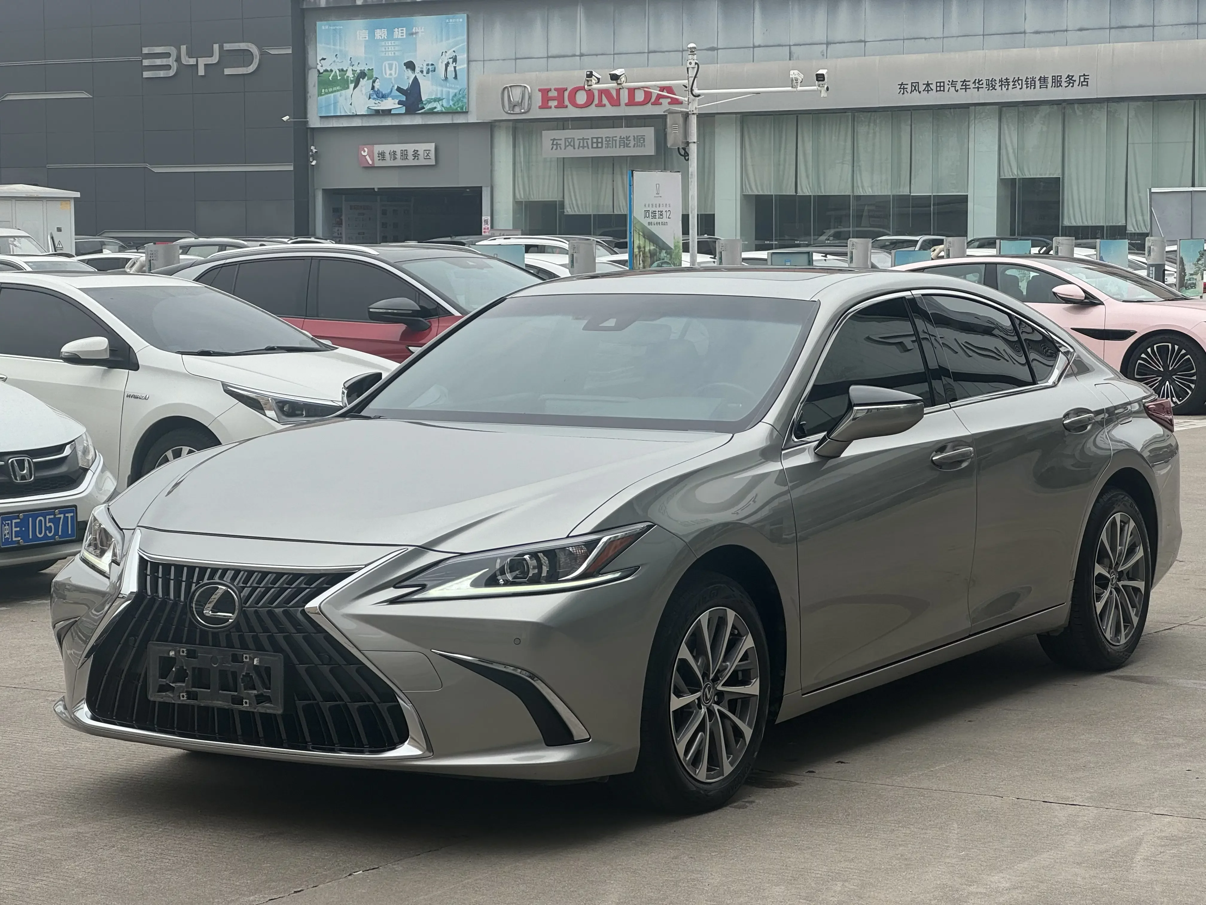 Lexus ES