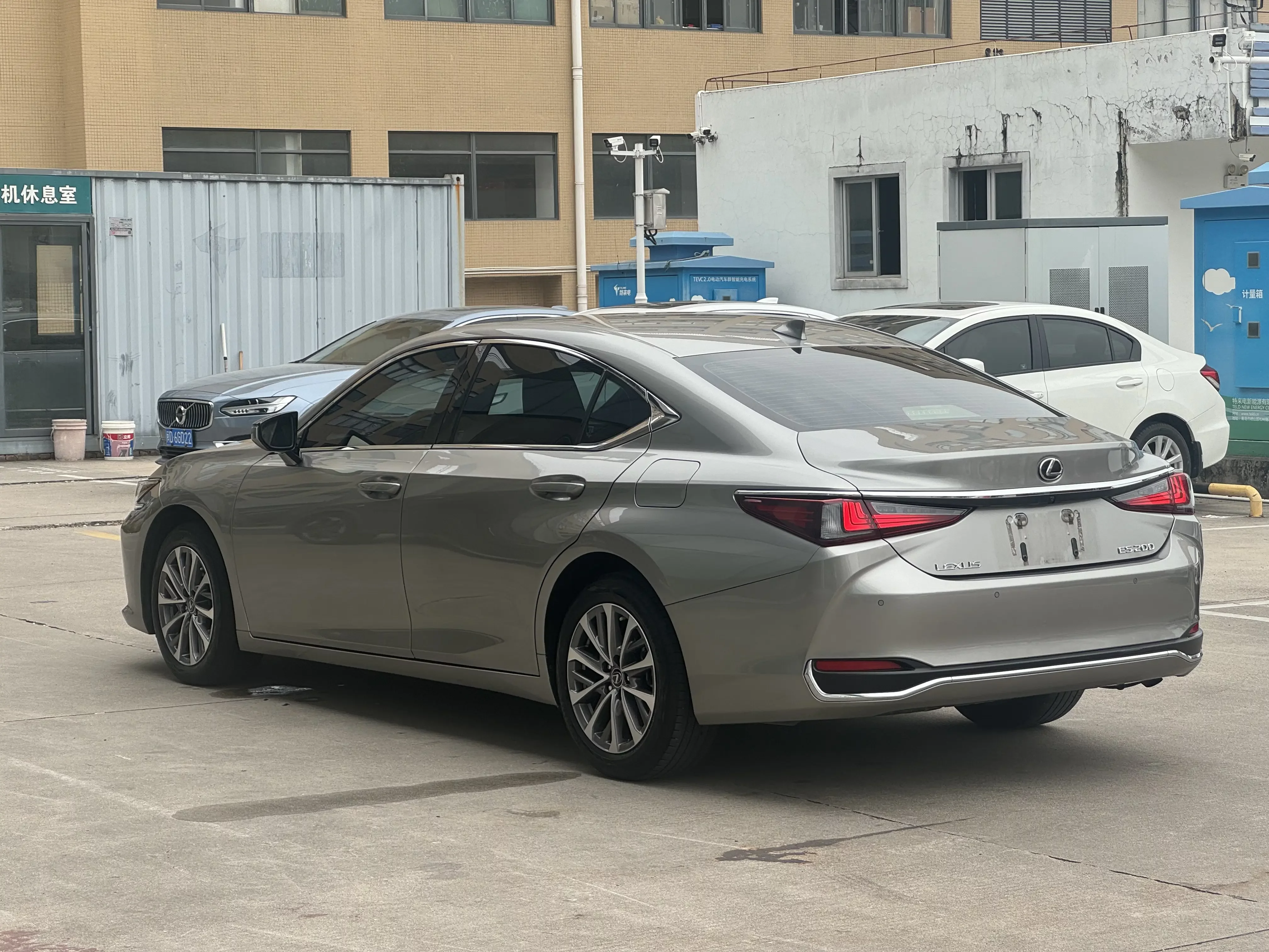 Lexus ES