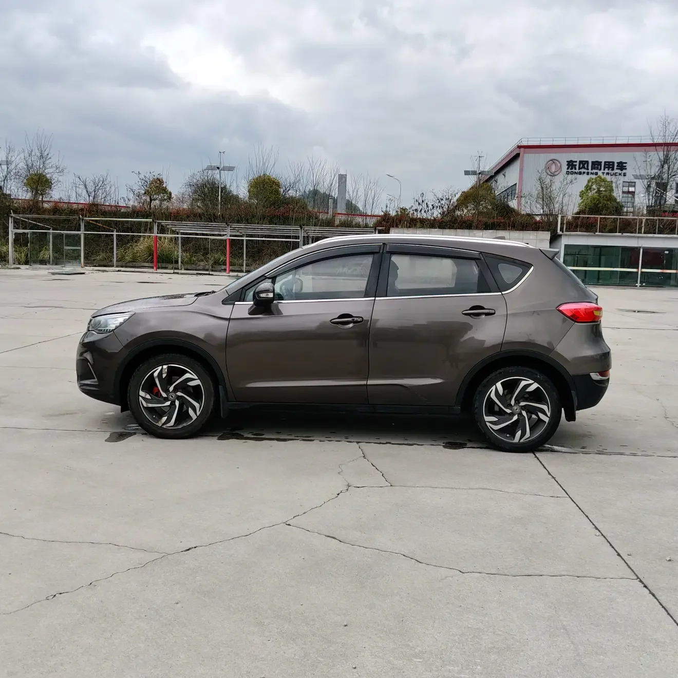 Dongfeng Fengshen AX5