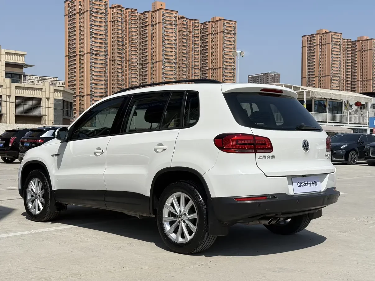 Volkswagen Tiguan (Tharu)