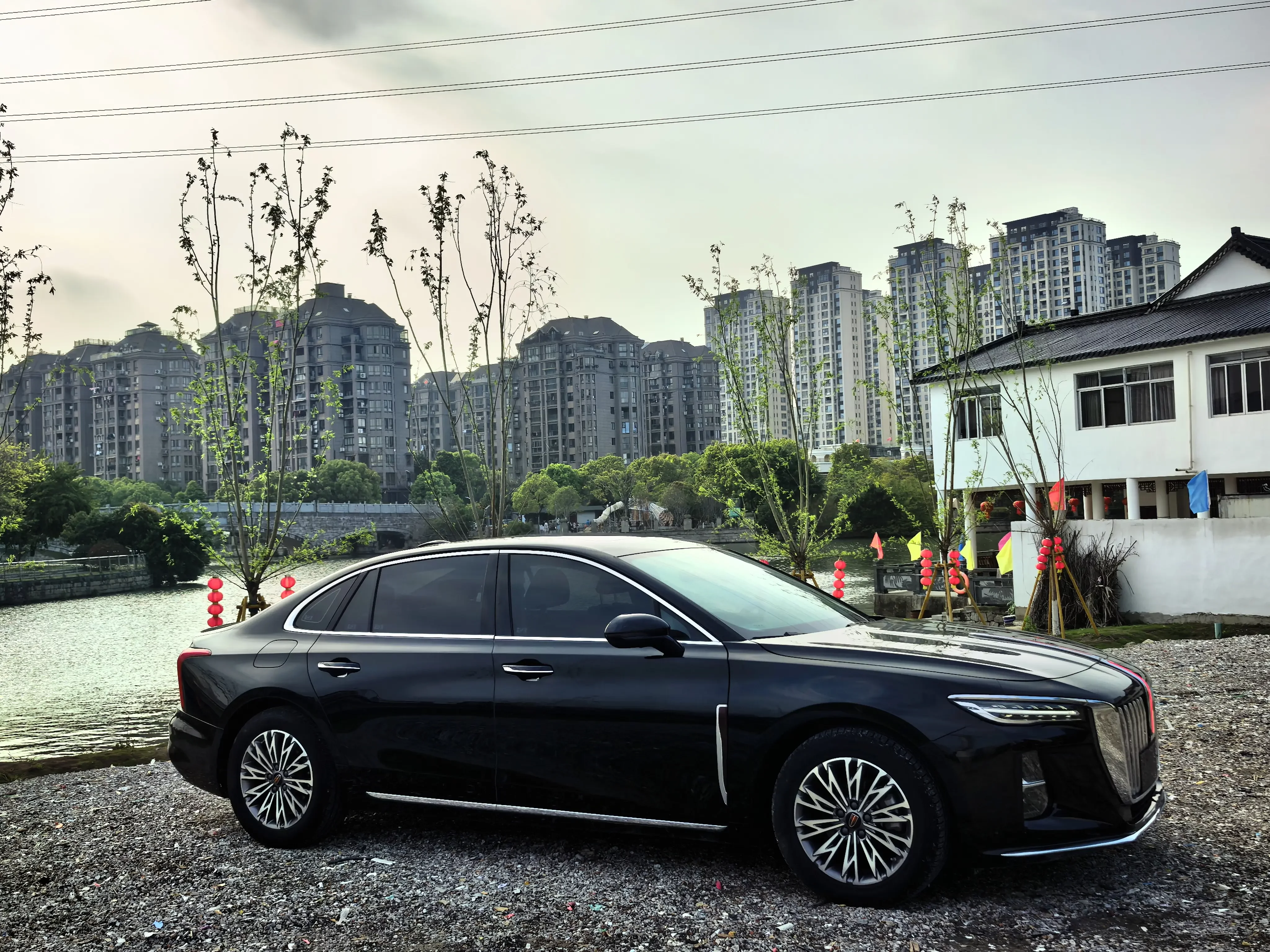 Hongqi H5
