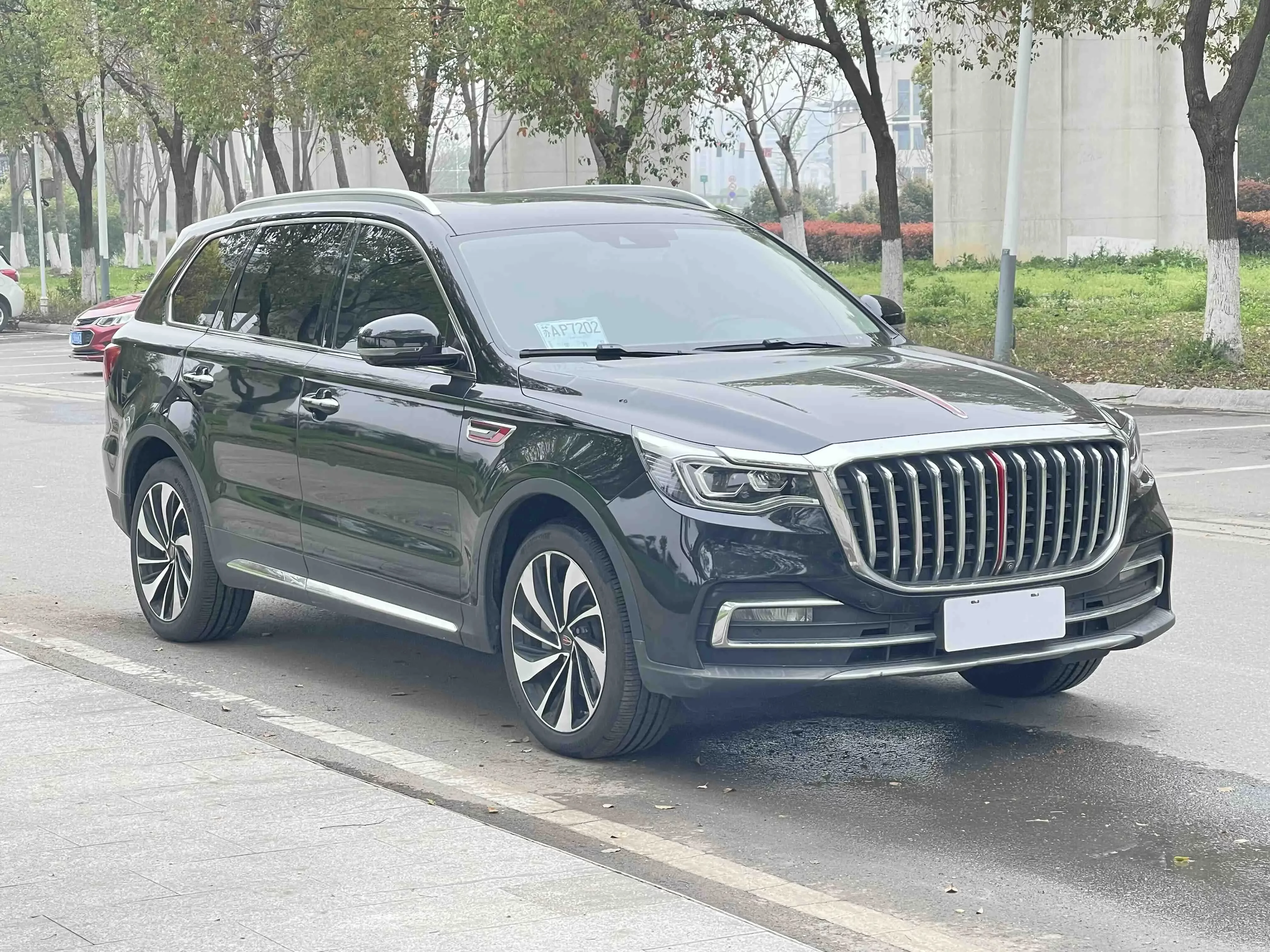 Hongqi HS7