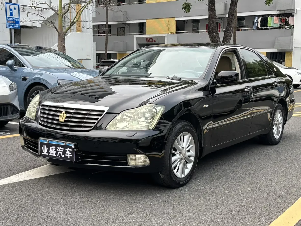 Toyota crown