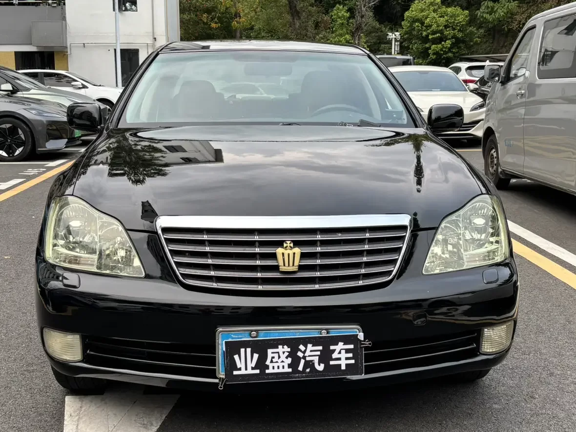 Toyota crown