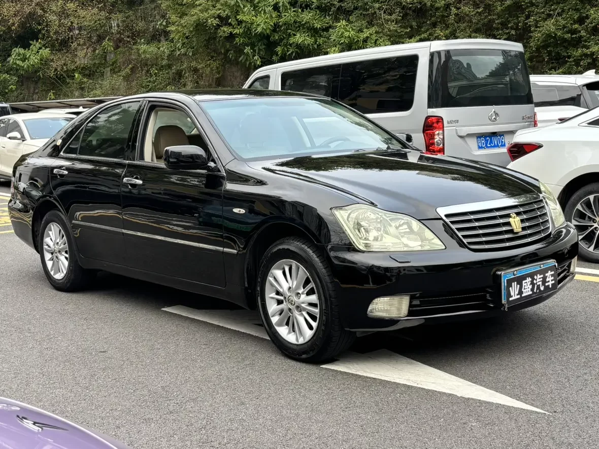 Toyota crown