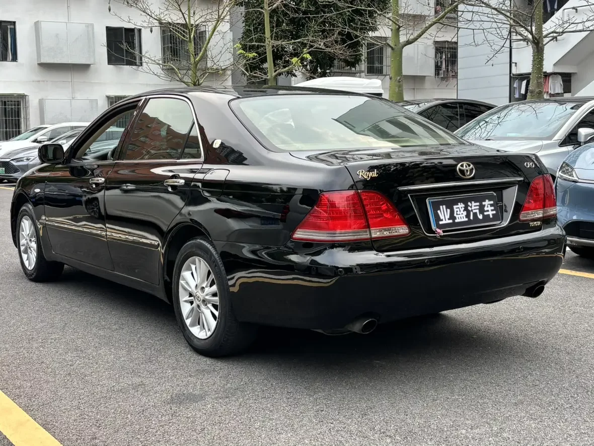 Toyota crown