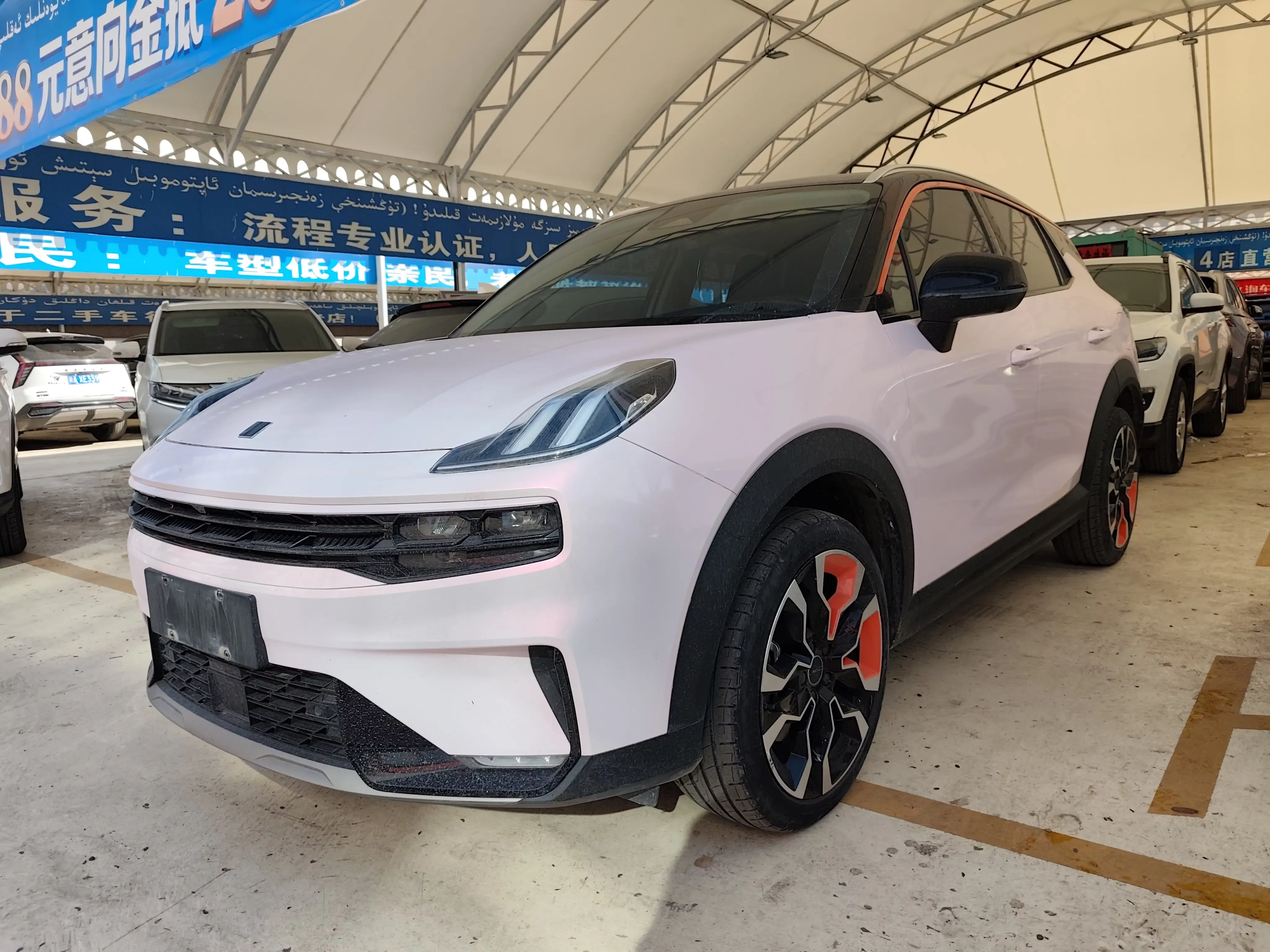 Lynk & Co 06