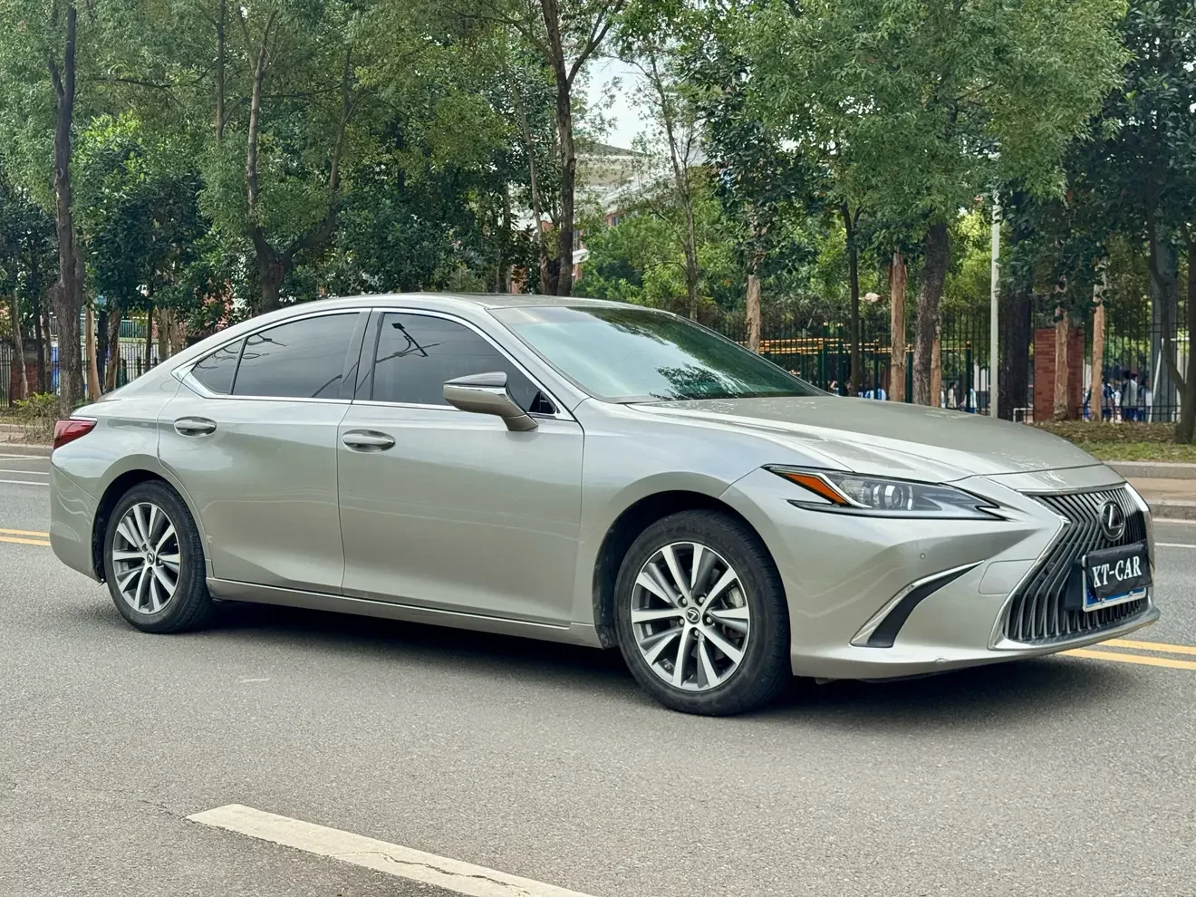 Lexus ES