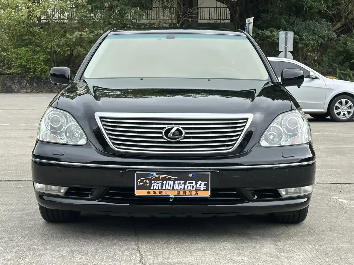 Lexus LS