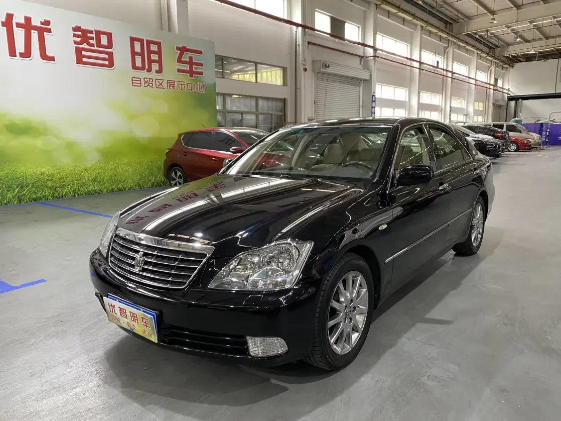 Toyota crown