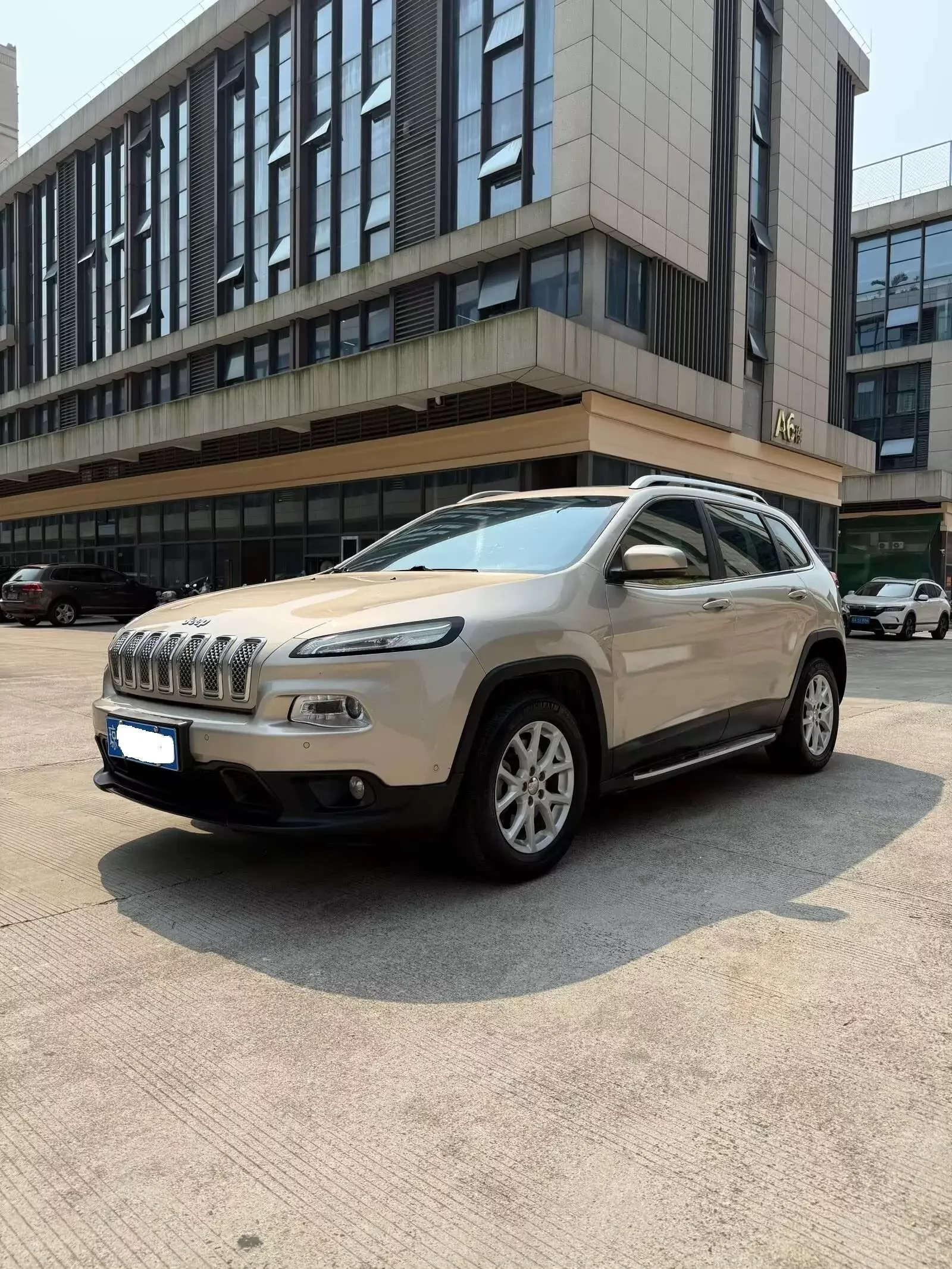 Jeep Cherokee  из Китая