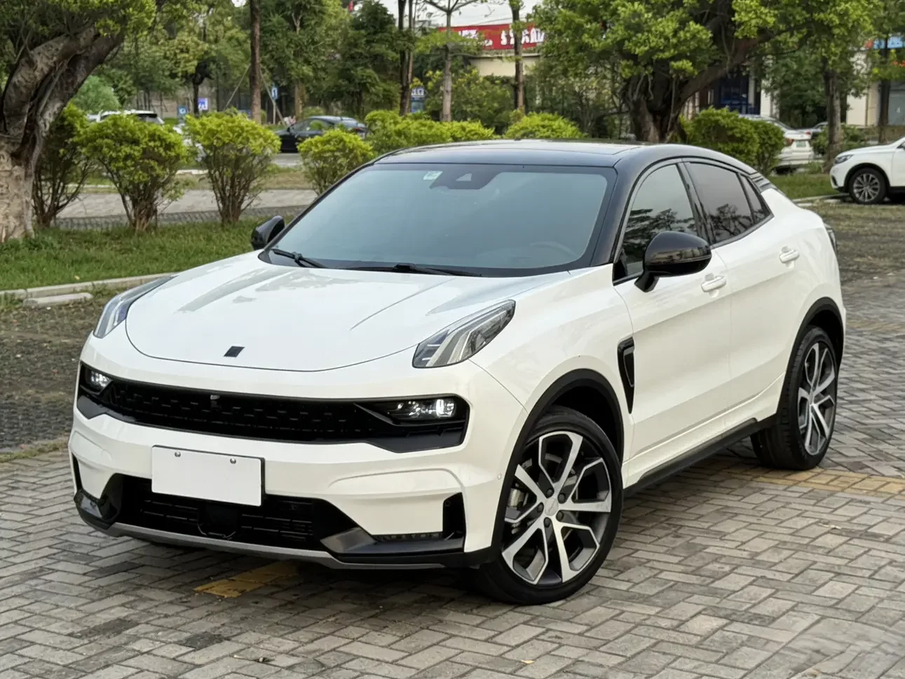 Lynk & Co 05