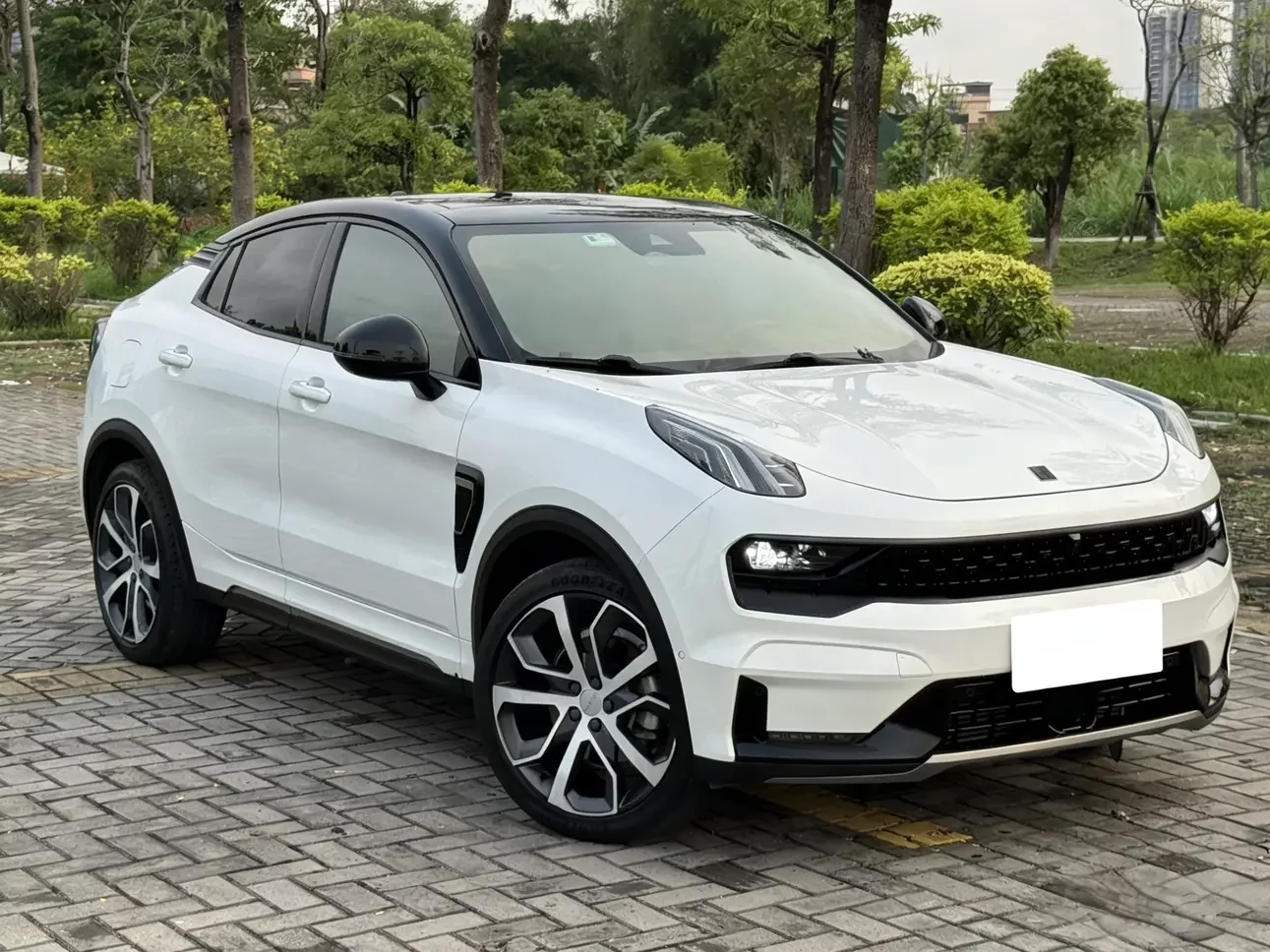 Lynk & Co 05
