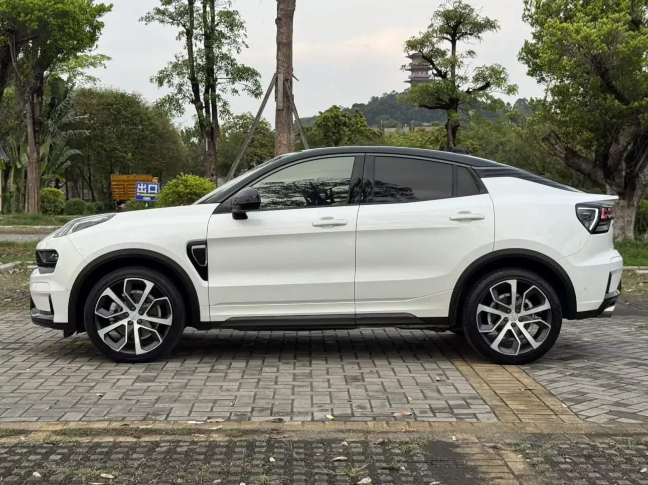 Lynk & Co 05
