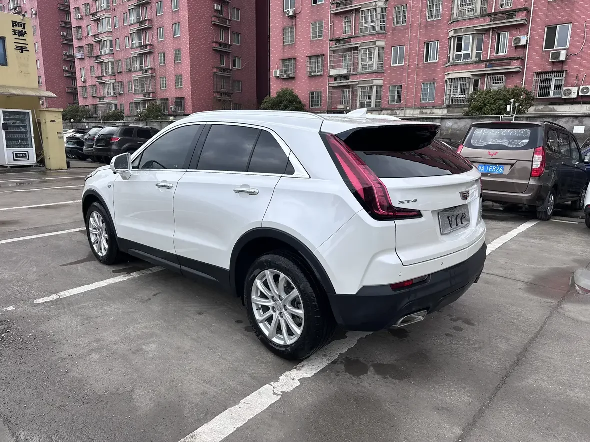 Cadillac XT4