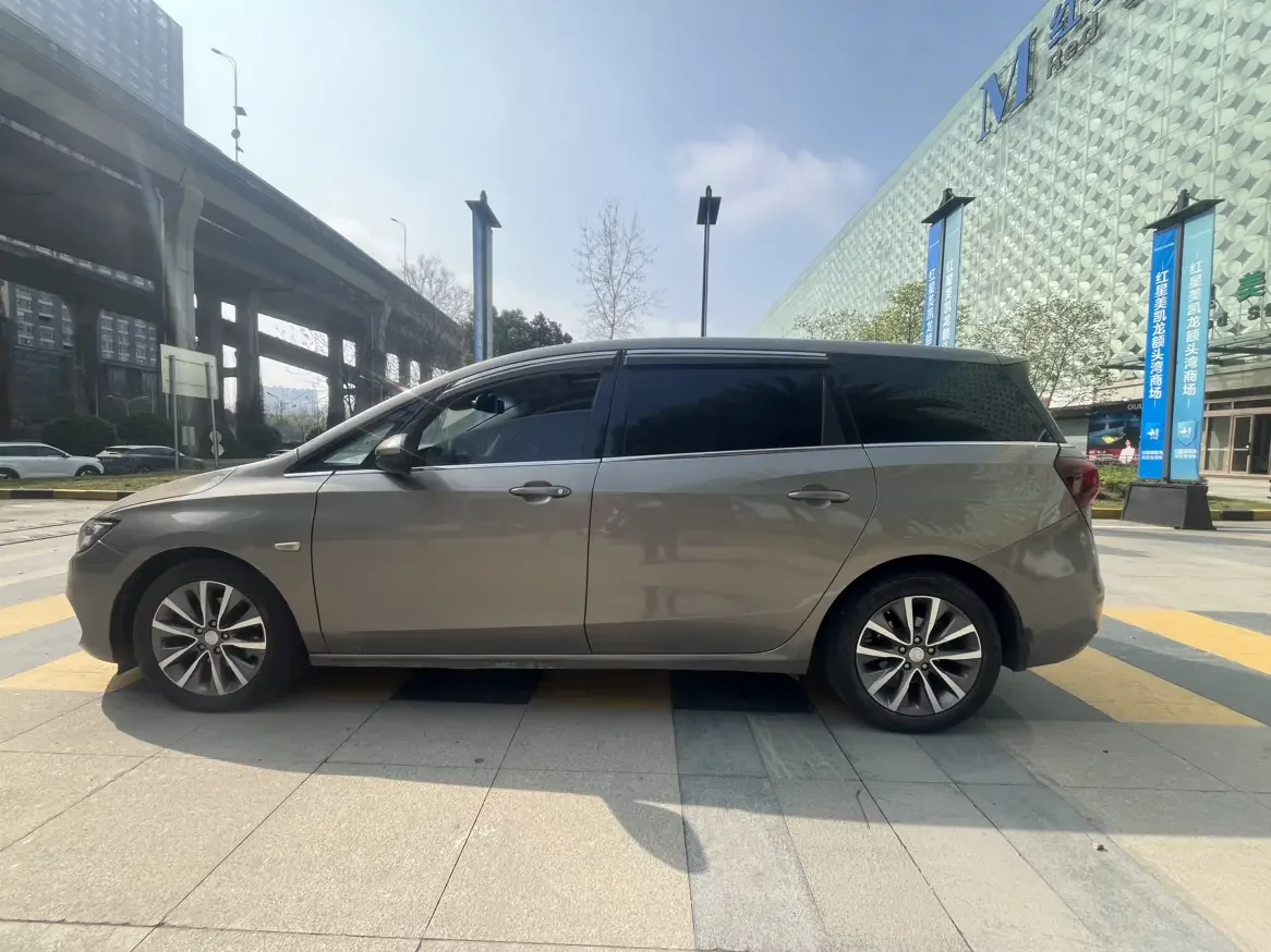 Buick GL6