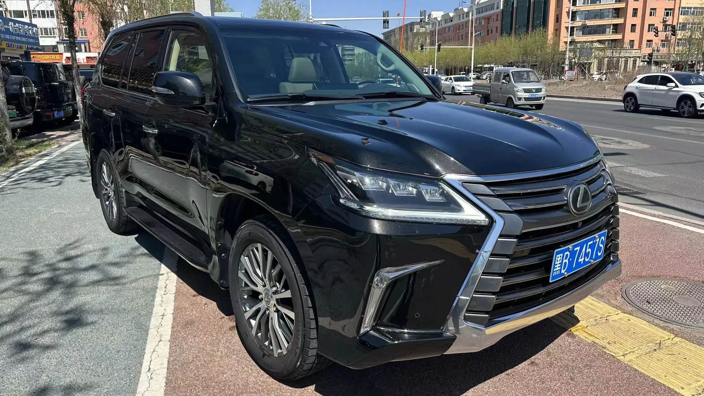 Lexus LX
