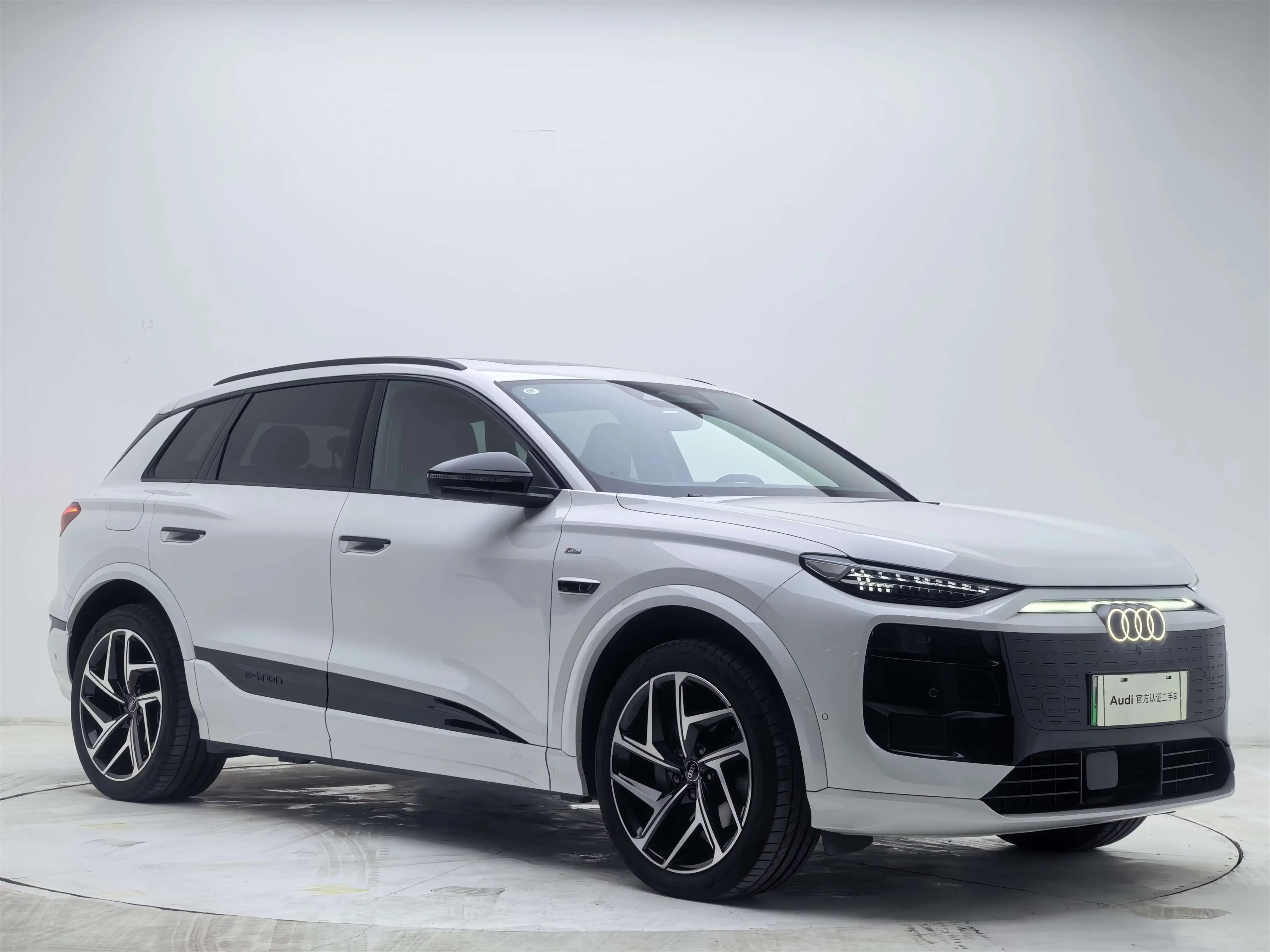 Audi Q6L e-tron