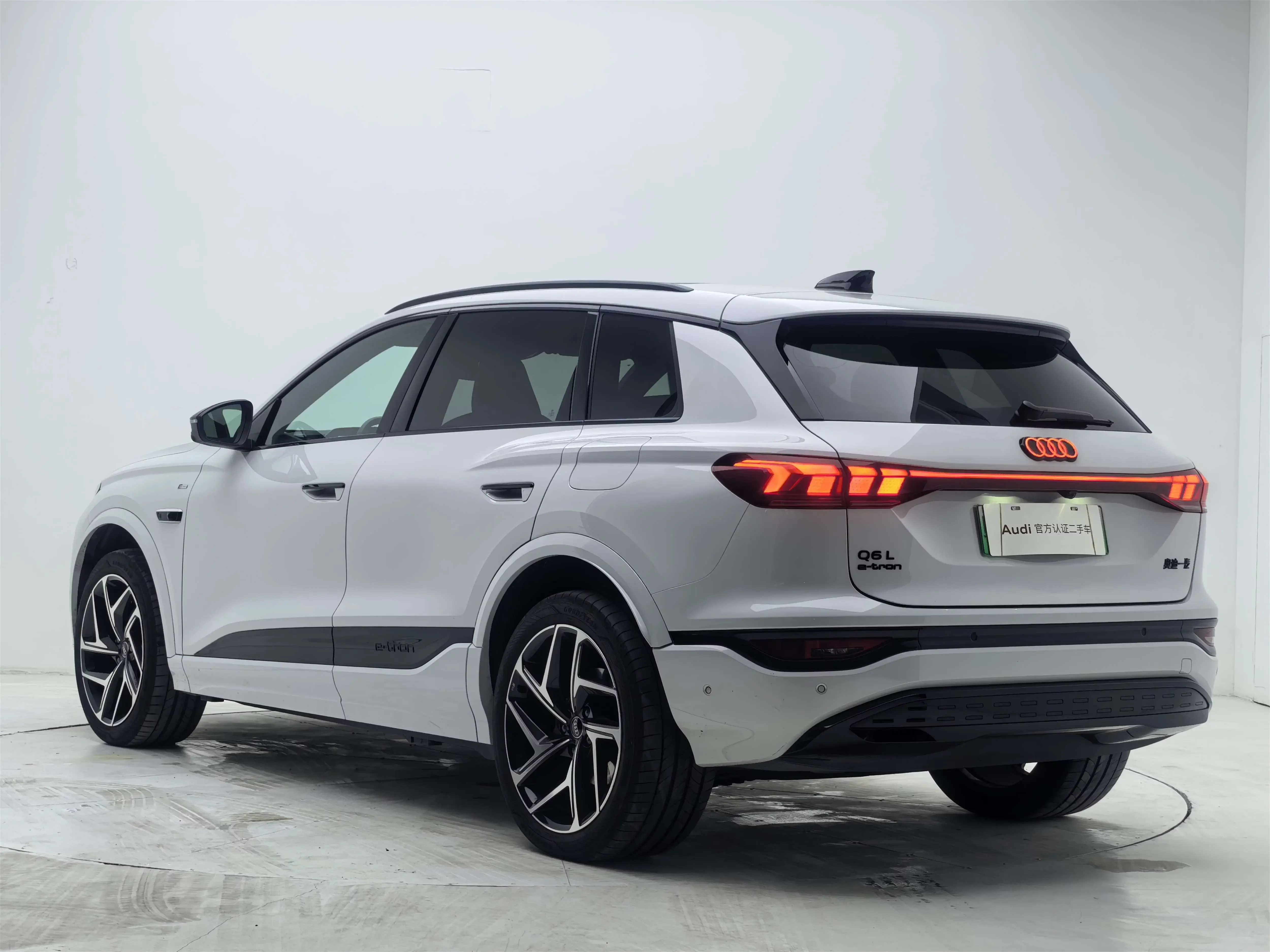 Audi Q6L e-tron