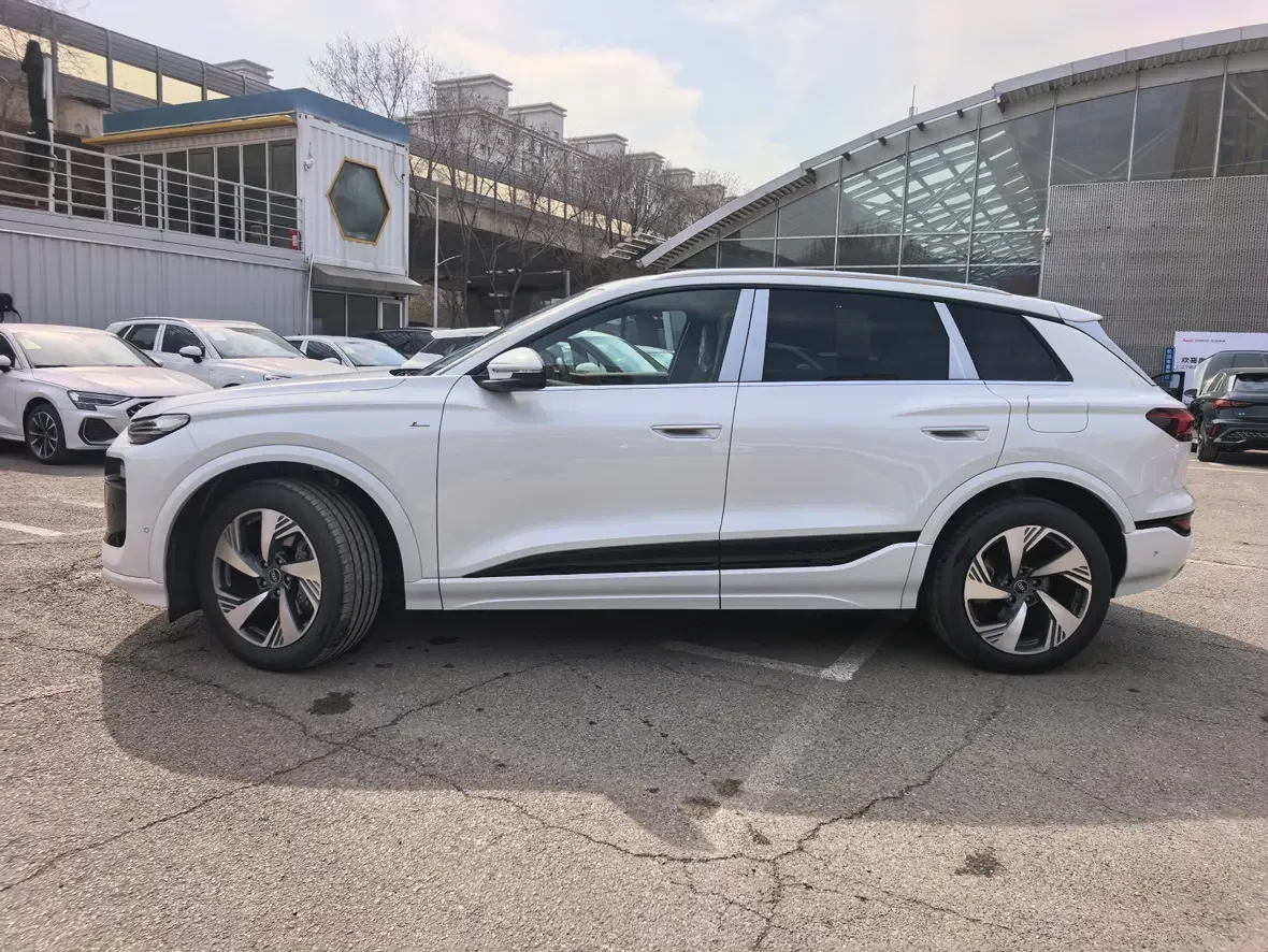 Audi Q6L e-tron