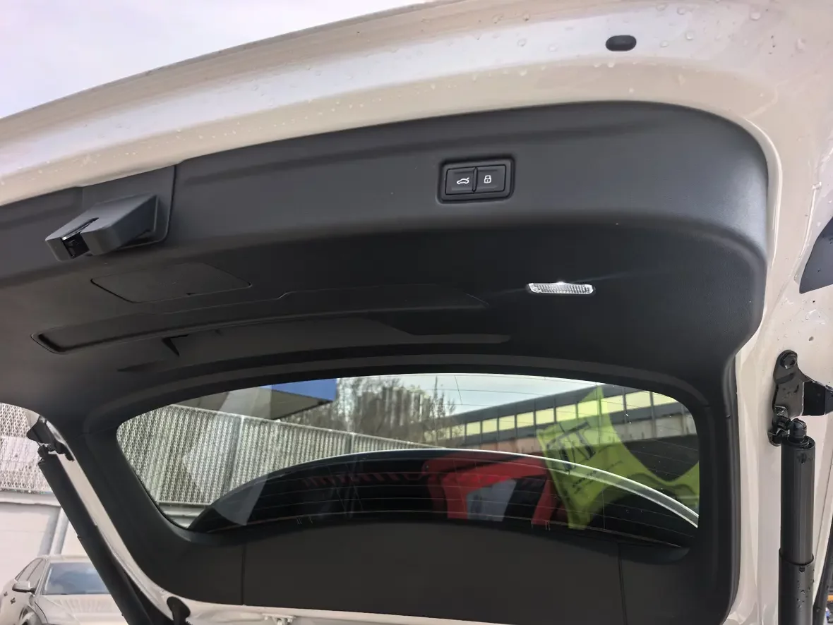Audi Q6L e-tron