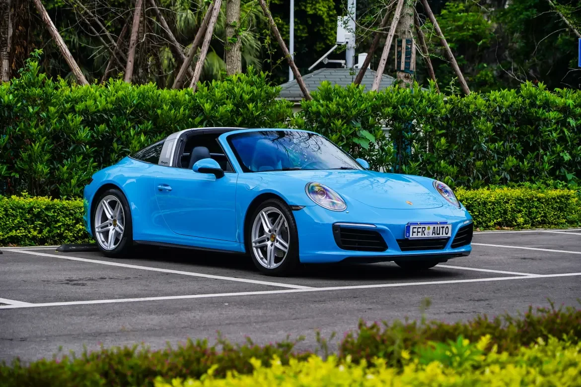 Porsche 911