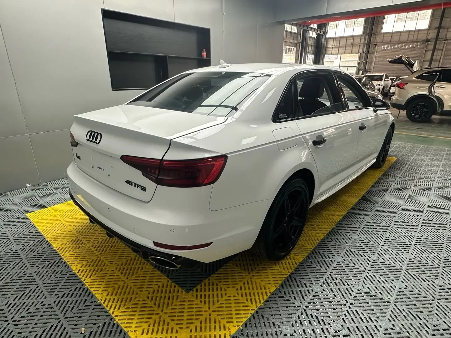 Audi A4L
