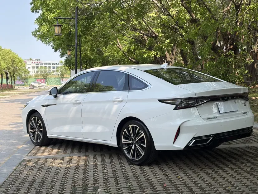 Chery Arrizo 8