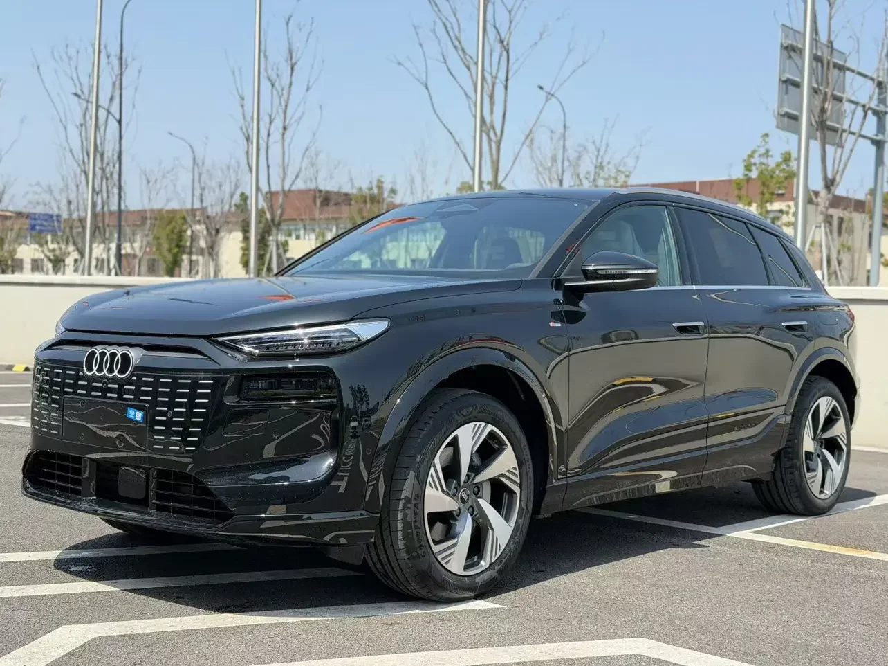 Audi Q6L e-tron