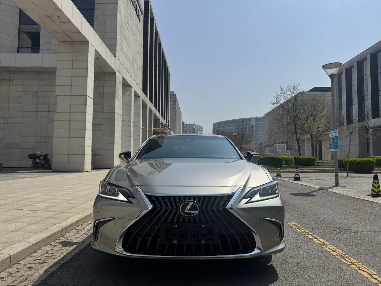 Lexus ES
