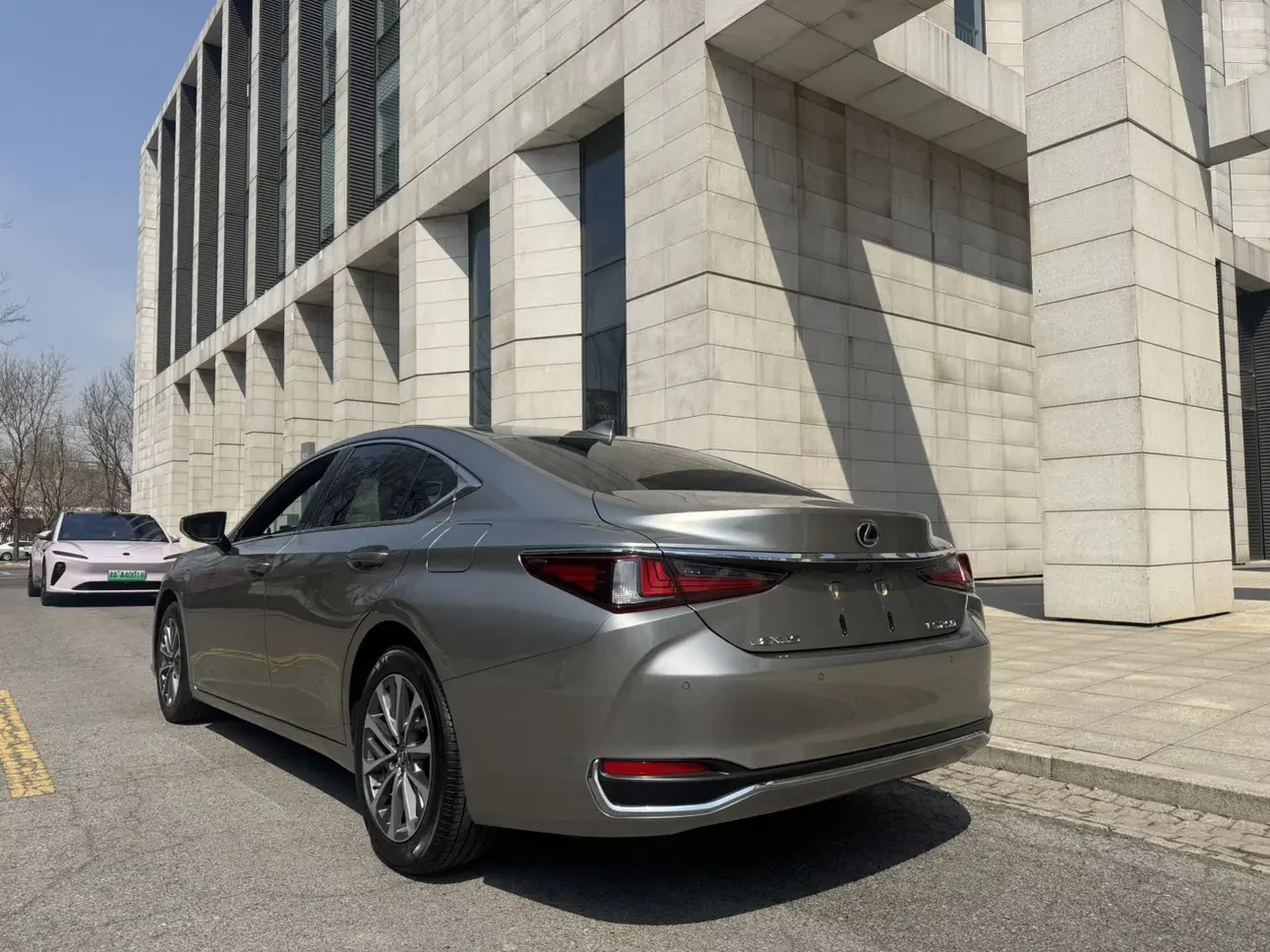Lexus ES