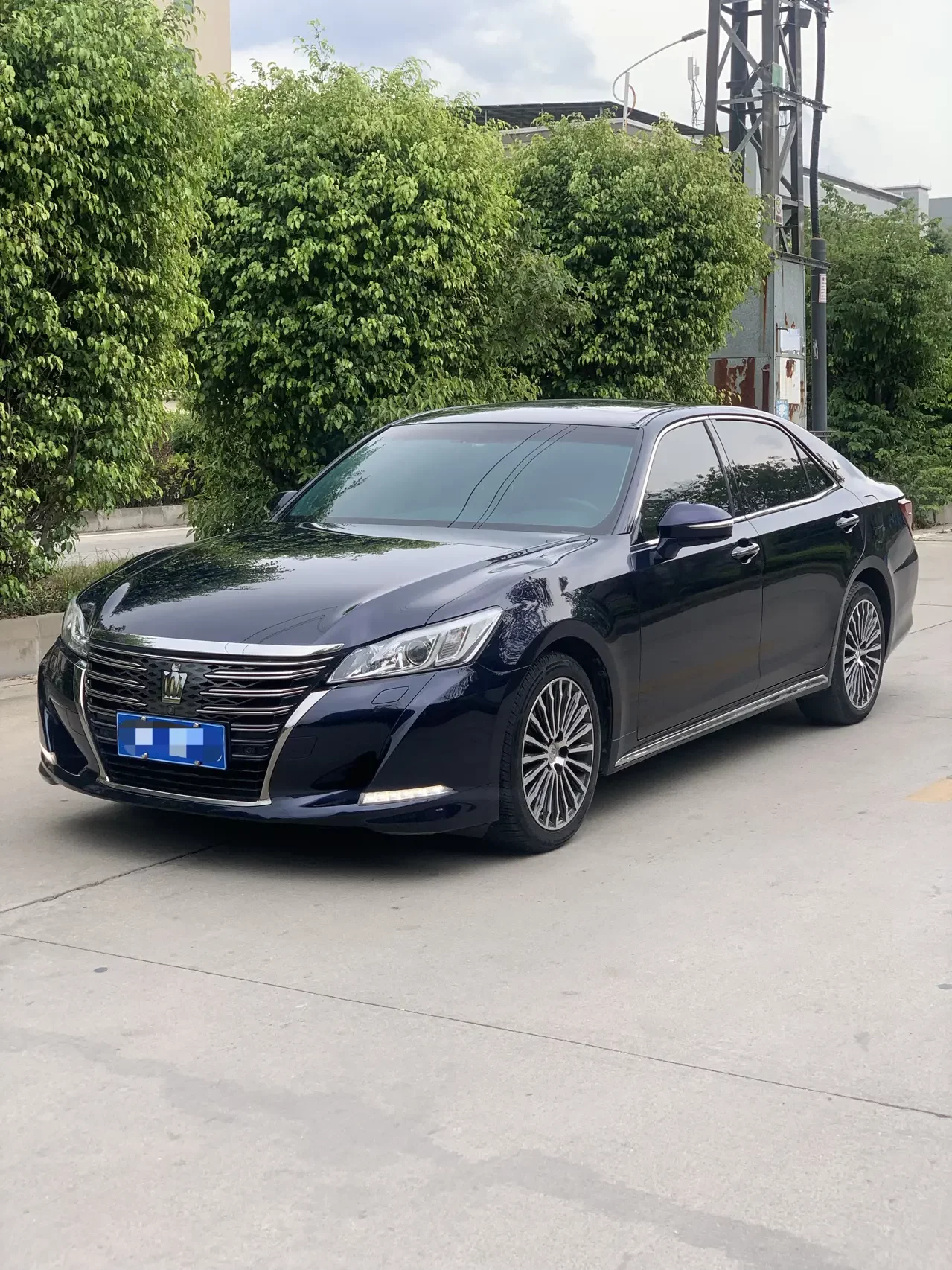 Toyota crown