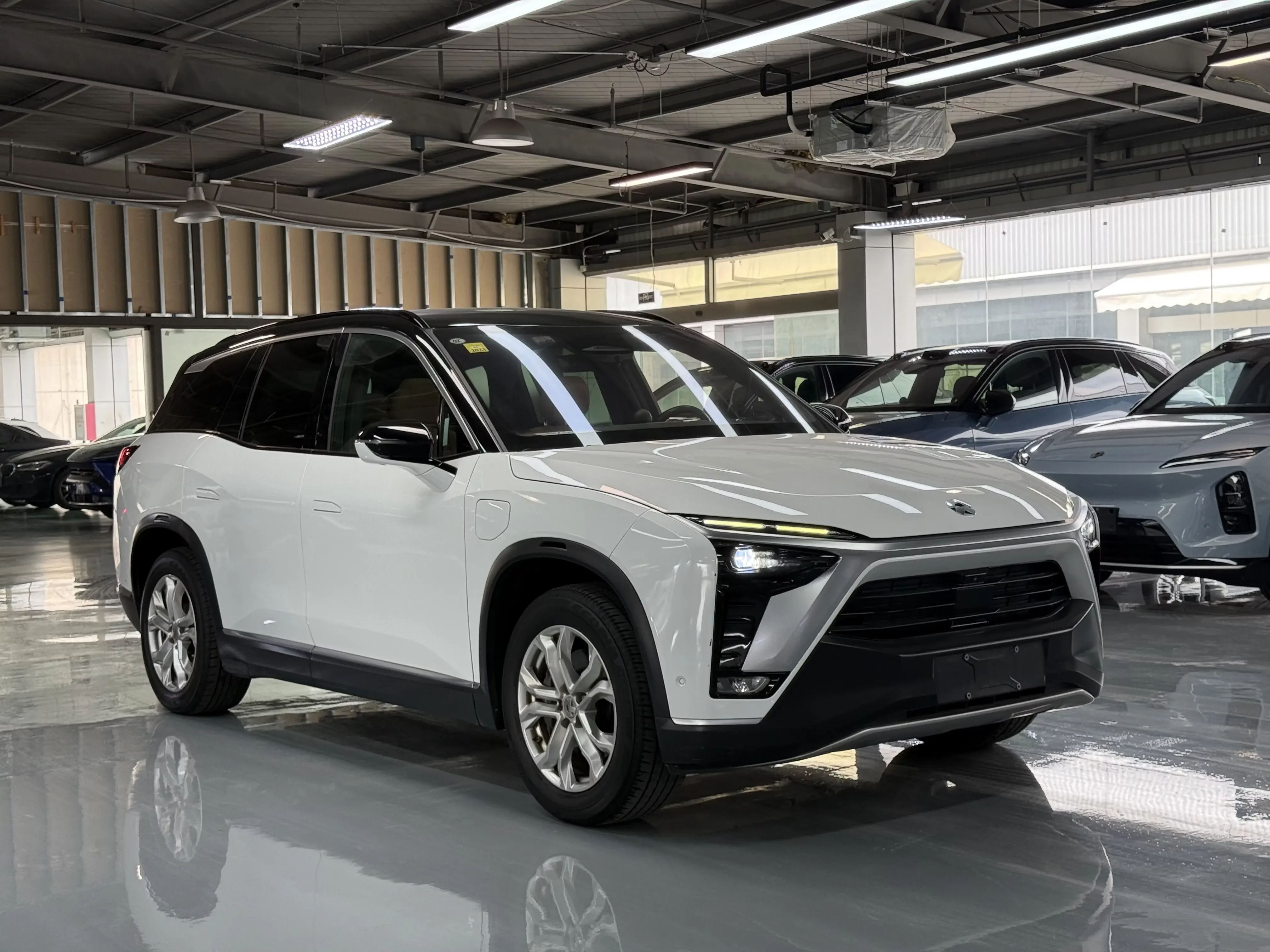 NIO ES8