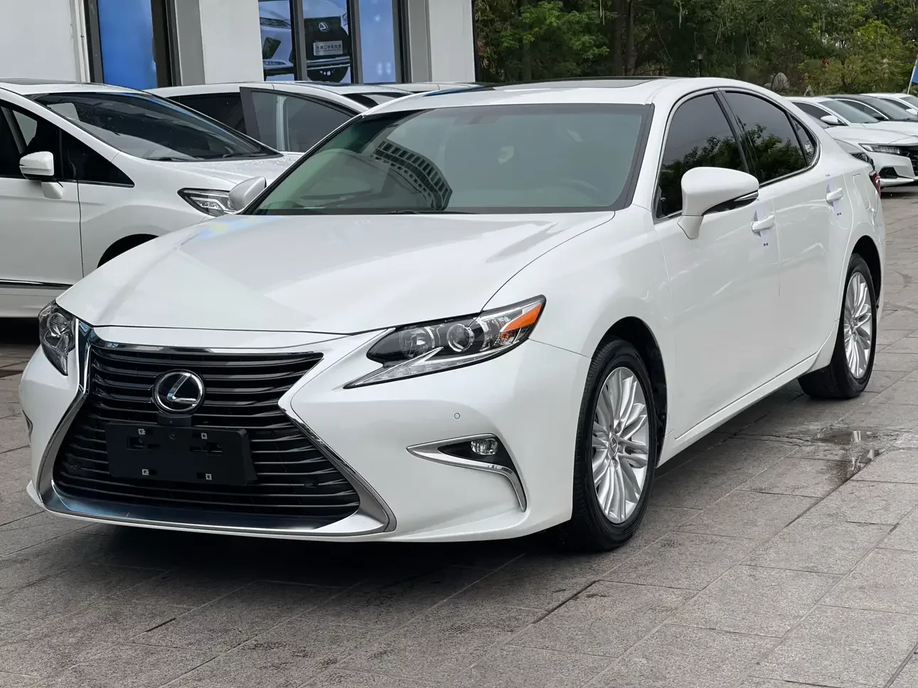 Lexus ES