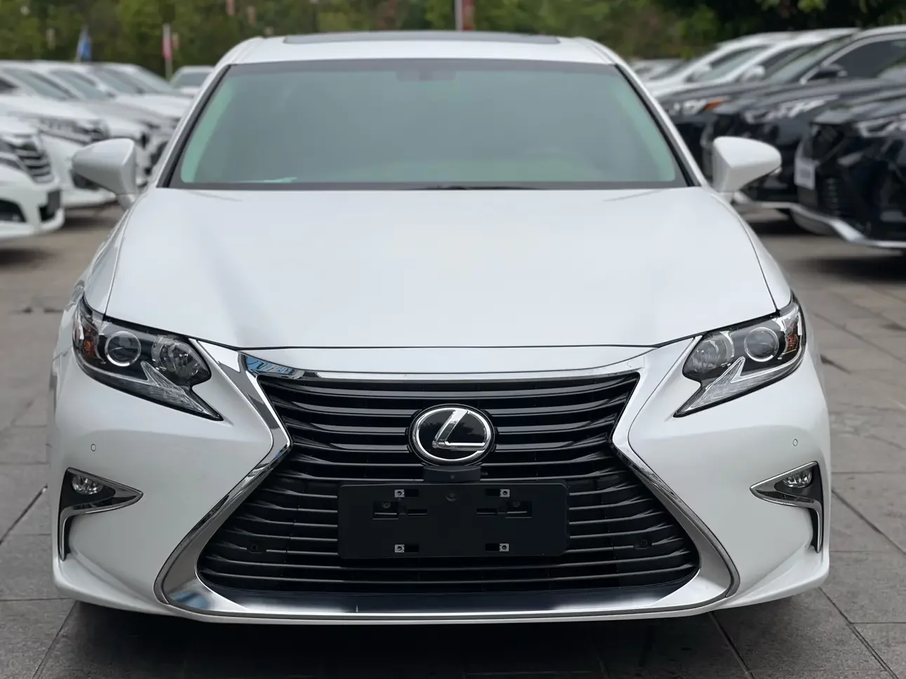 Lexus ES