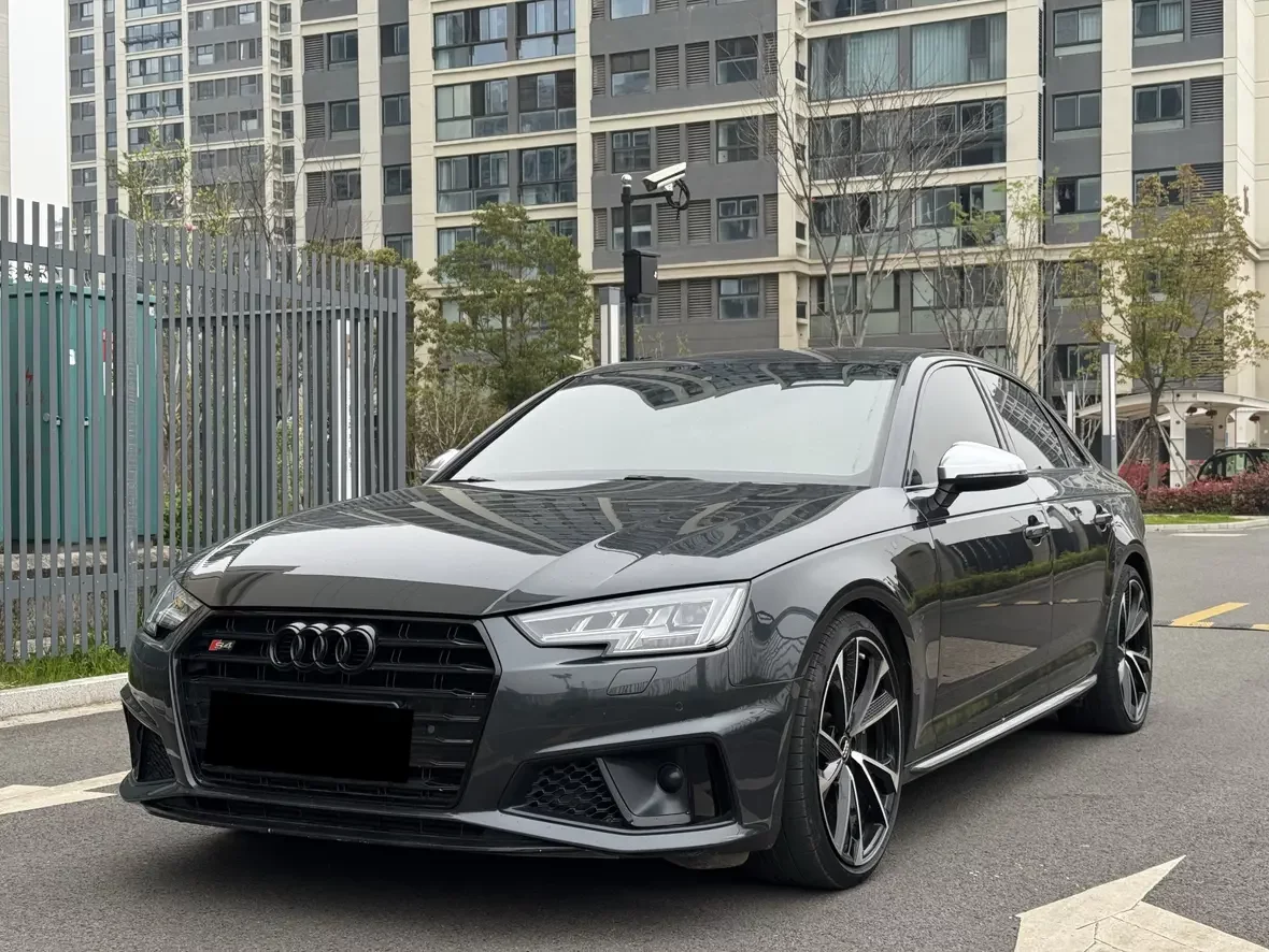 Audi S4