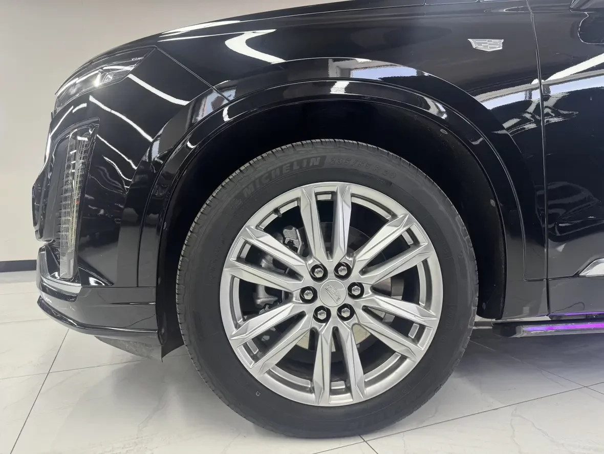 Cadillac XT6