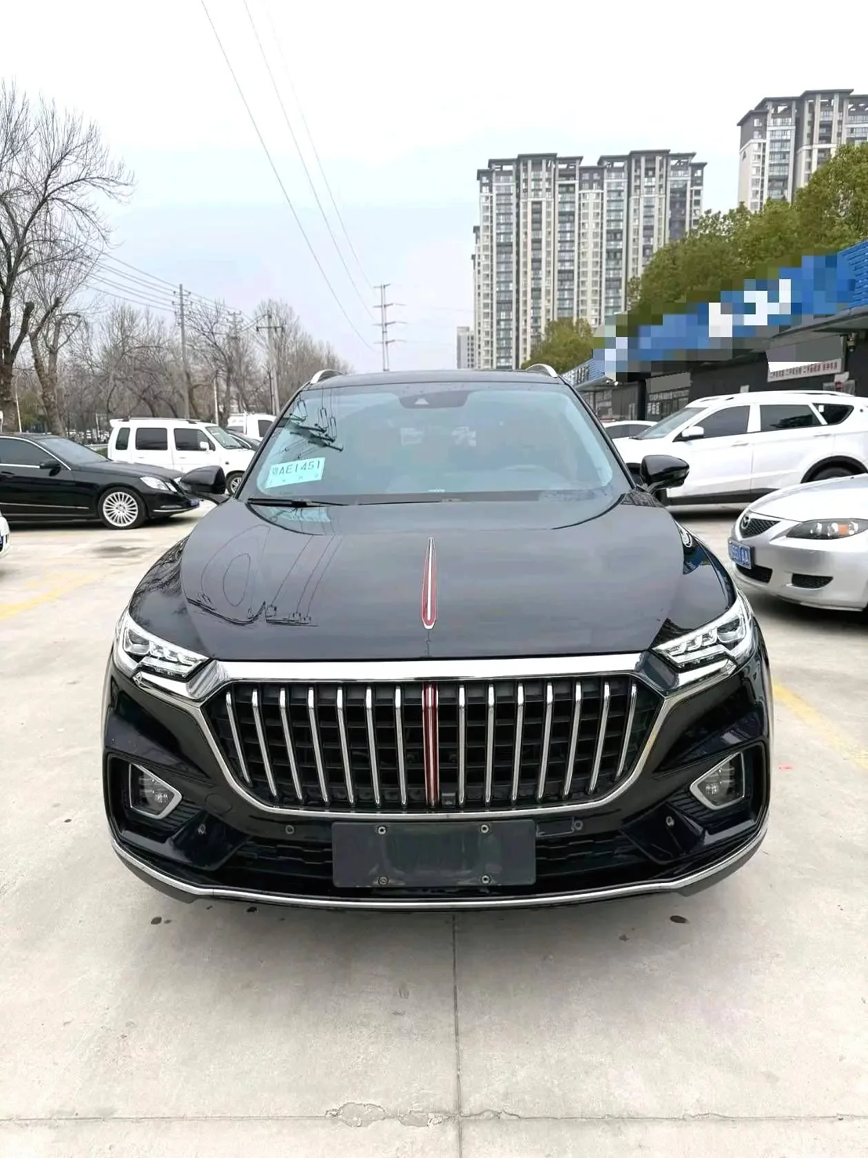 Hongqi HS5