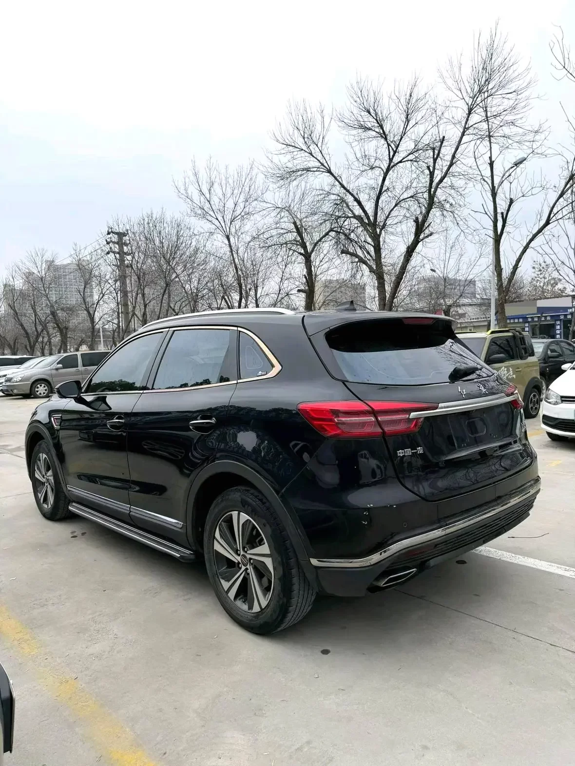 Hongqi HS5