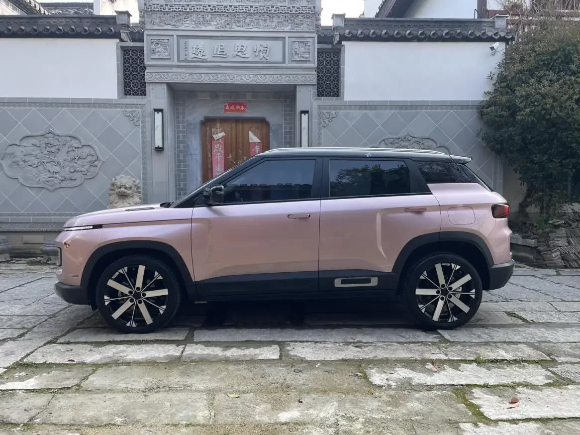 Geely ICON