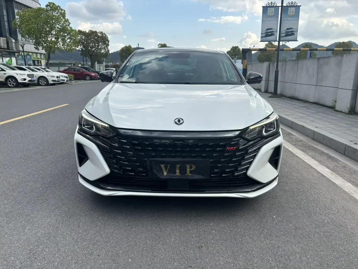 Dongfeng Yixuan MAX
