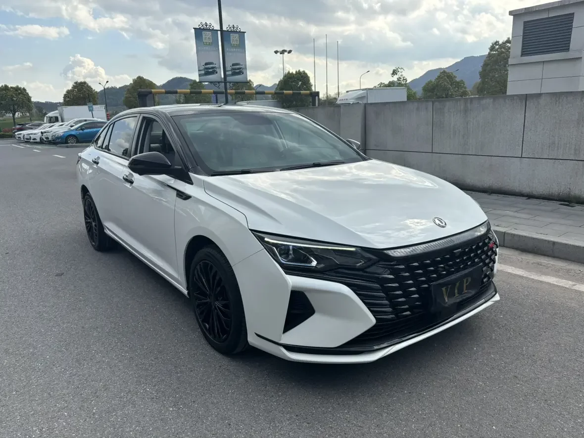 Dongfeng Yixuan MAX
