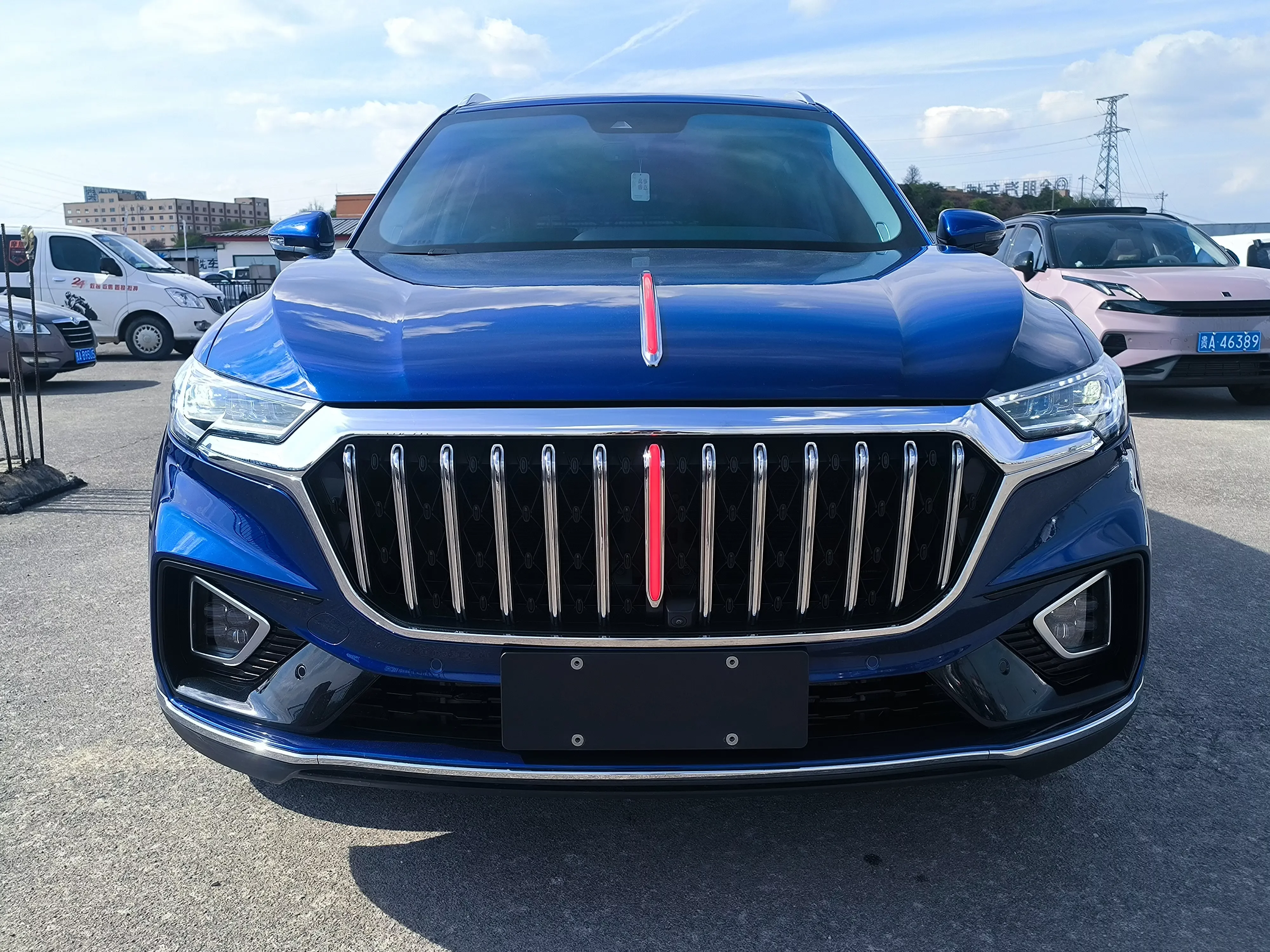 Hongqi HS5