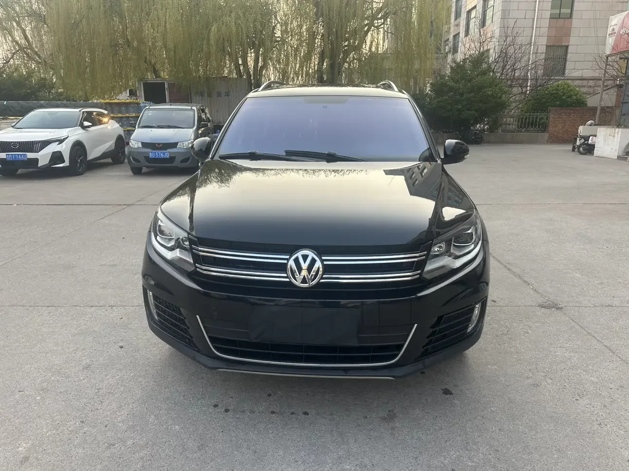 Volkswagen Tiguan (Tharu)