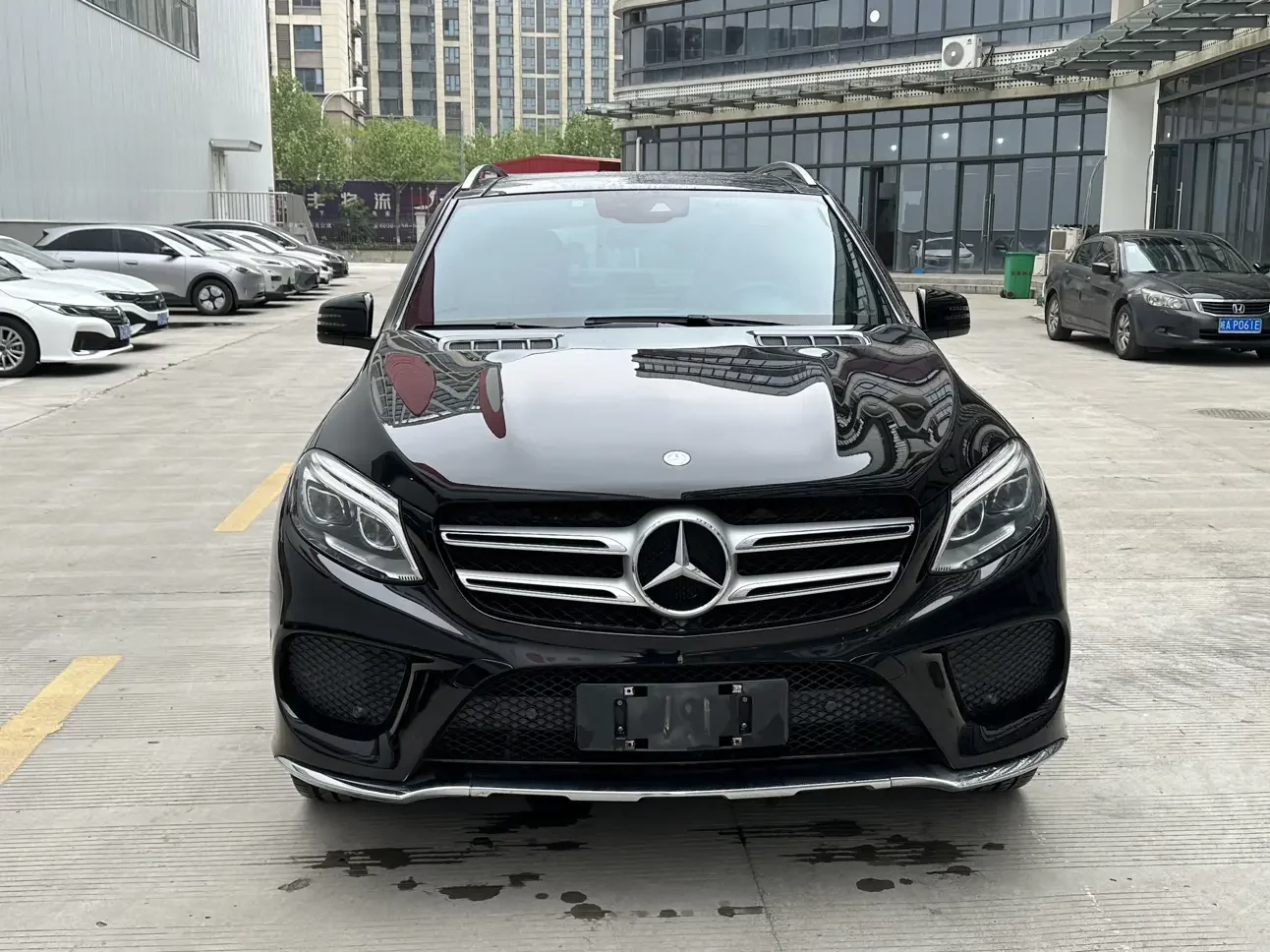 Mercedes-Benz GLE (Imported)